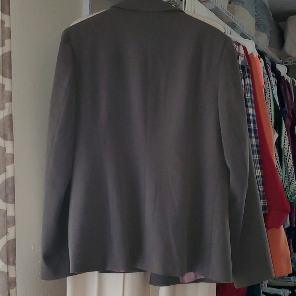 Gray blazer - Picture 2 of 6